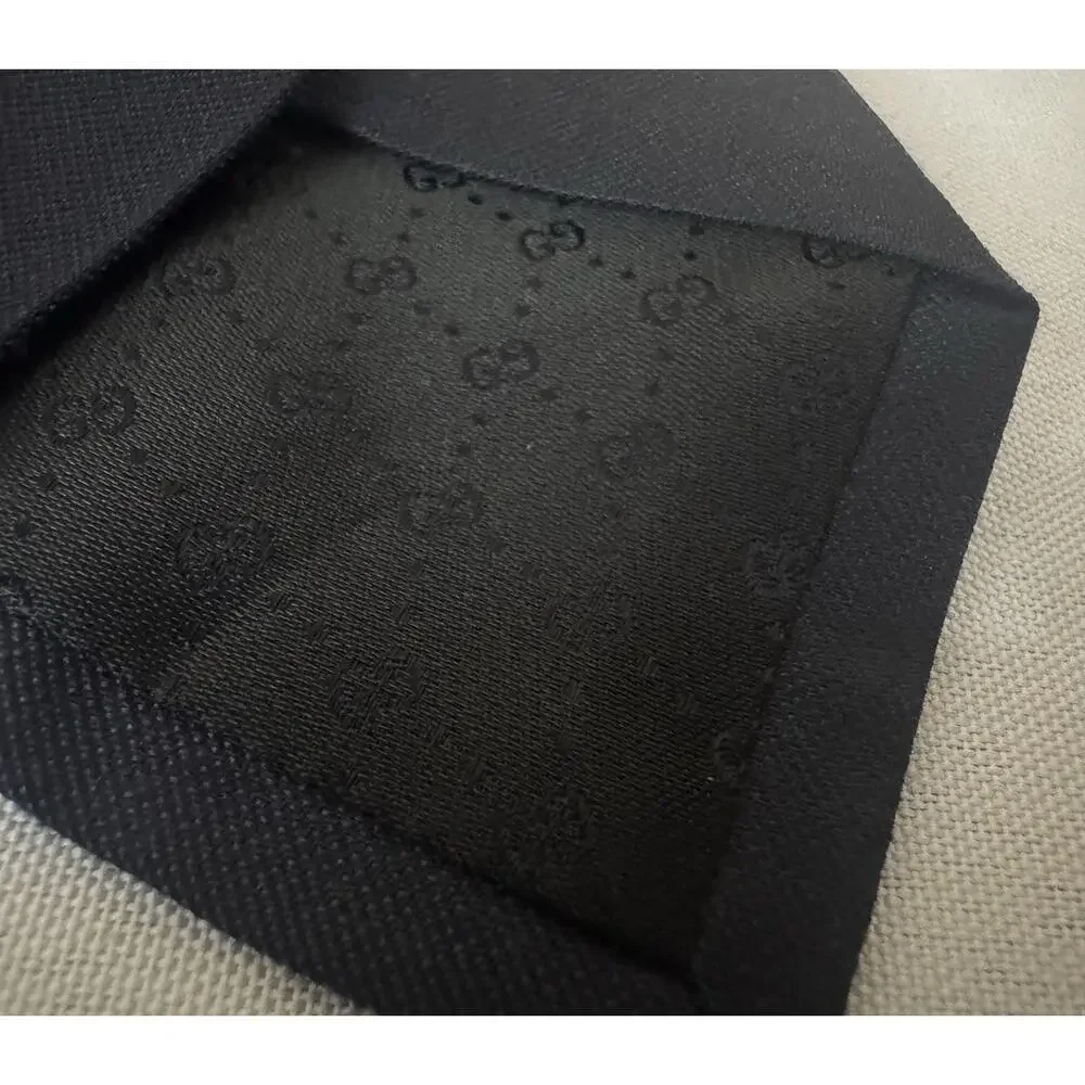 NWT Gucci Panther Appliquéd Silk & Wool Blend Navy Blue Underknot Tie $250.00